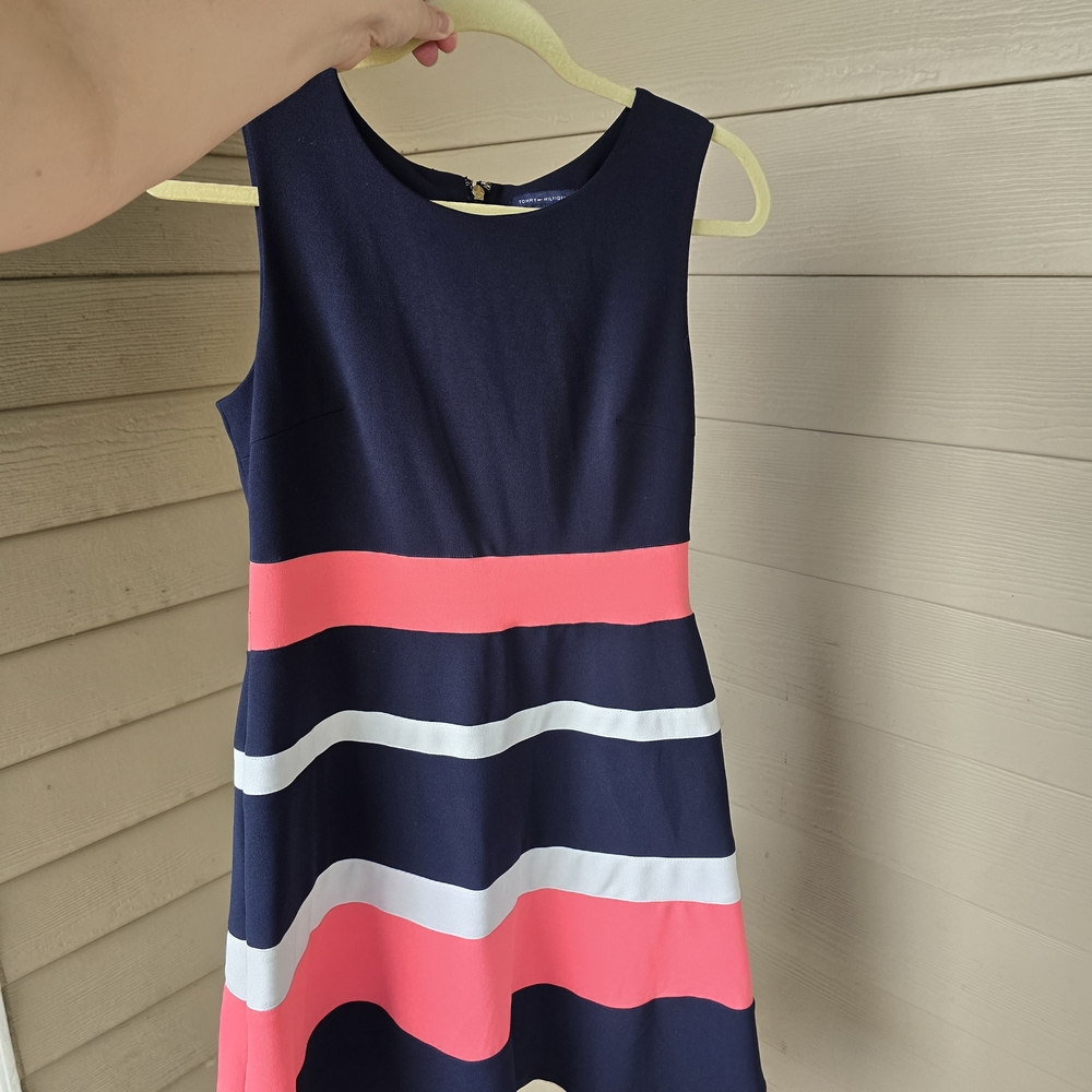 Tommy Hilfiger Colorblock Dress – Chic & Elegant, Size 8